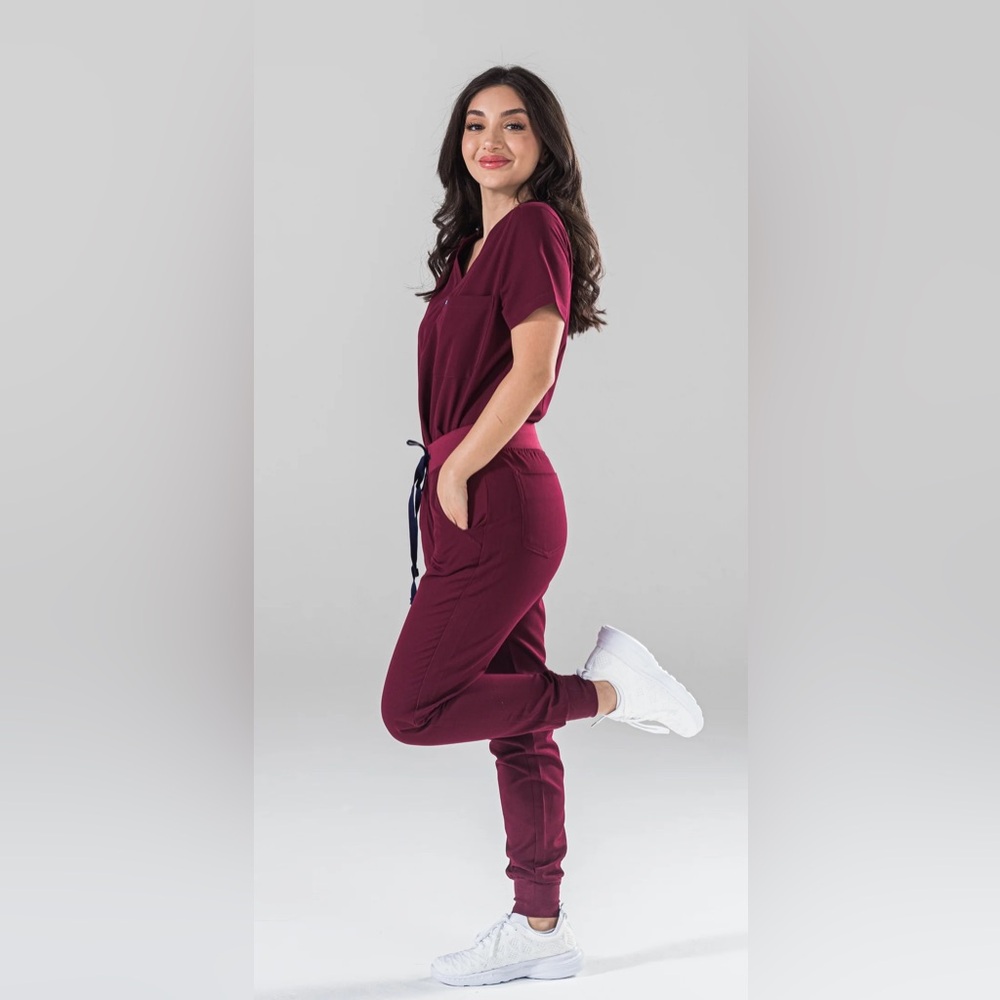 Women’s Burgandy Jogger scrub set